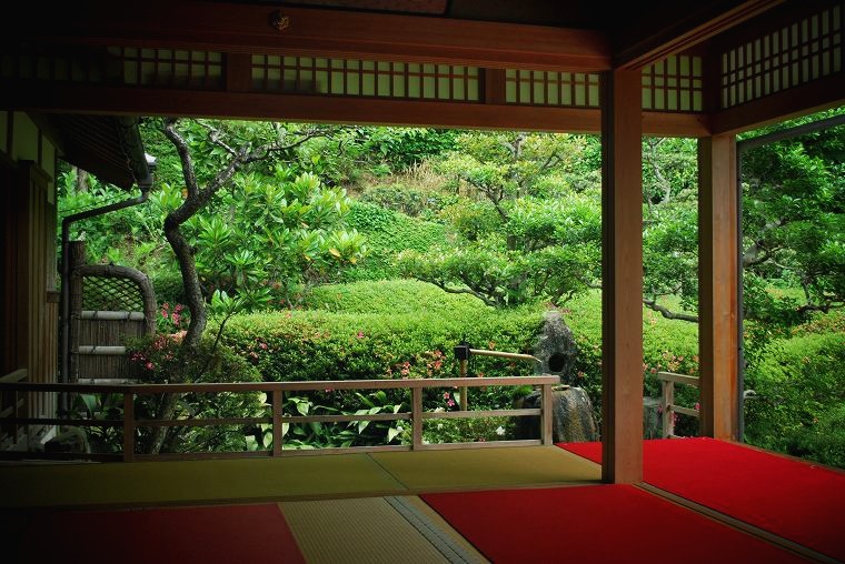 ��r���F���@����̒���